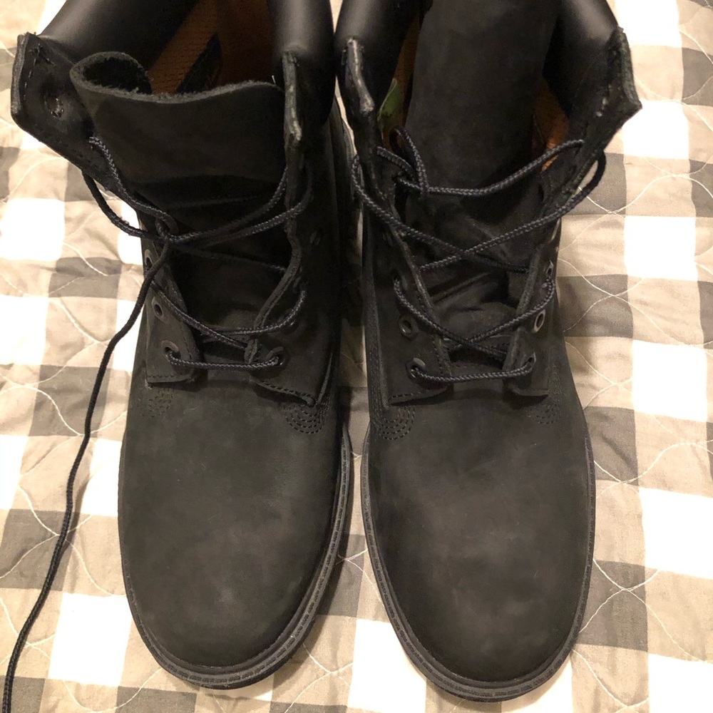 Black timberland boots